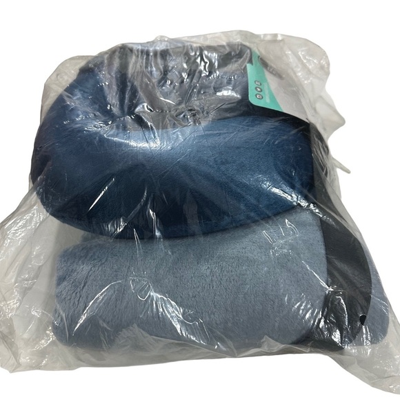 Bon Voyage 3pc Set Navy Neck Pillow Eye Mask Light Blue Plush Throw 50x60” NWT - Picture 3 of 8